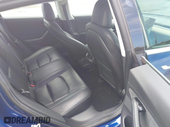 2018 Tesla Model 3 Long Range Battery z VIN 5YJ3E1EA6JF160859, wystawiony jako IAAI lot #42149636 z przebiegiem 81 159 mil mil oraz . Historia ofert i sprzedaży dostępna na DreamBid. Obrazek 8.