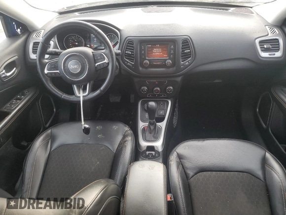 2018 Jeep Compass Altitude z VIN 3C4NJDBB0JT403313, wystawiony jako Copart lot #46607875 z przebiegiem 101 581 mil mil oraz Szkoda całkowita • Salvage title. Historia ofert i sprzedaży dostępna na DreamBid. Obrazek 8.