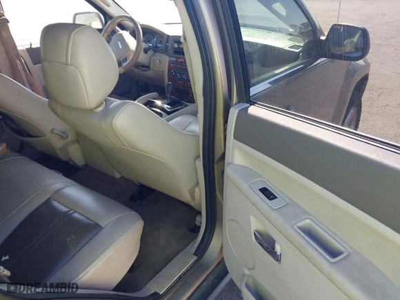 2006 Jeep Grand Cherokee Limited with VIN 1J4HR58286C102806, listed as a IAAI auction lot 41519023 with NaN miles. Bid and sale history available at carsss.com. Image 8.