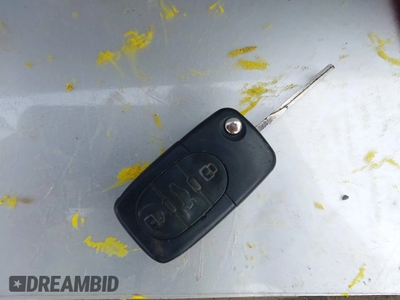 2001 Audi TT z VIN TRUTX28N311033578, wystawiony jako IAAI lot #41965945 z przebiegiem 168 867 mil mil oraz . Historia ofert i sprzedaży dostępna na DreamBid. Obrazek 11.