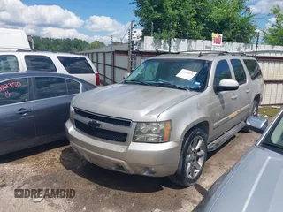 2007 Chevrolet Suburban LT with VIN 1GNFK16357J228812, listed as a IAAI auction lot 42092270 with 278,258 mi miles and . Bid and sale history available at DreamBid. Image 2.