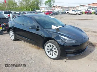 2021 Tesla Model 3 Long Range z VIN 5YJ3E1EBXMF974946, wystawiony jako IAAI lot #42032602 z przebiegiem Nie podano mil oraz . Historia ofert i sprzedaży dostępna na DreamBid. Obrazek 1.