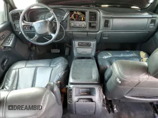 2002 Chevrolet Silverado 1500HD LT with VIN 1GCGC13U42F195580, listed as a Copart auction lot 53432235 with 238,007 mi miles and Salvage Title. Bid and sale history available at DreamBid. Image 8.