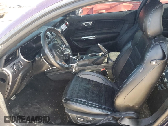 2019 Ford Mustang GT z VIN 1FA6P8CF8K5121018, wystawiony jako Copart lot #56198115 z przebiegiem 59 982 mil mil oraz Szkody całkowita. Historia ofert i sprzedaży dostępna na DreamBid. Obrazek 7.