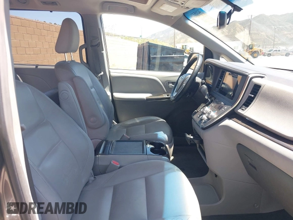 2016 Toyota Sienna XLE with VIN 5TDYK3DCXGS722960, listed as a IAAI auction lot 42153794 with 147,331 mi miles. Bid and sale history available at carsss.com. Image 5.