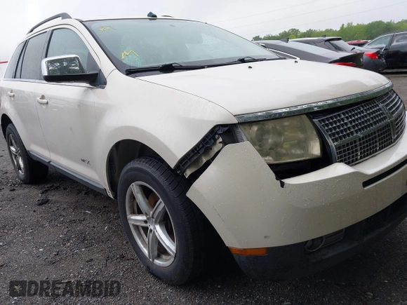 2007 Lincoln MKX z VIN 2LMDU68C57BJ05441, wystawiony jako IAAI lot #42324930 z przebiegiem Nie podano mil oraz . Historia ofert i sprzedaży dostępna na DreamBid. Obrazek 6.