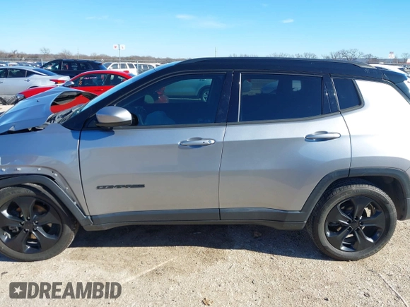 2018 Jeep Compass Latitude with VIN 3C4NJCBB6JT407702, listed as a IAAI auction lot 41204505 with 38,073 mi miles. Bid and sale history available at carsss.com. Image 14.
