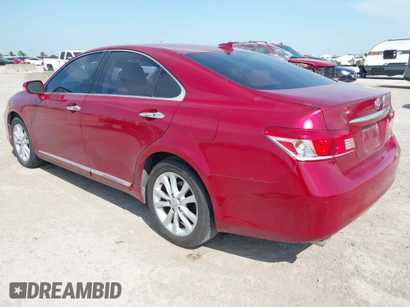 2012 Lexus ES 330 z VIN JTHBK1EG3C2483523, wystawiony jako IAAI lot #42259414 z przebiegiem 128 887 mil mil oraz . Historia ofert i sprzedaży dostępna na DreamBid. Obrazek 3.