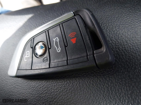 2021 BMW X3 M40i with VIN 5UXTY9C04M9G46876, listed as a IAAI auction lot 41965573 with 112,893 mi miles. Bid and sale history available at carsss.com. Image 11.