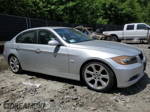 2006 BMW 3 Series 330i with VIN WBAVB33536PS06970, listed as a Copart auction lot 57817975 with 33,078 mi miles and Clean title. Bid and sale history available at DreamBid. Image 4.
