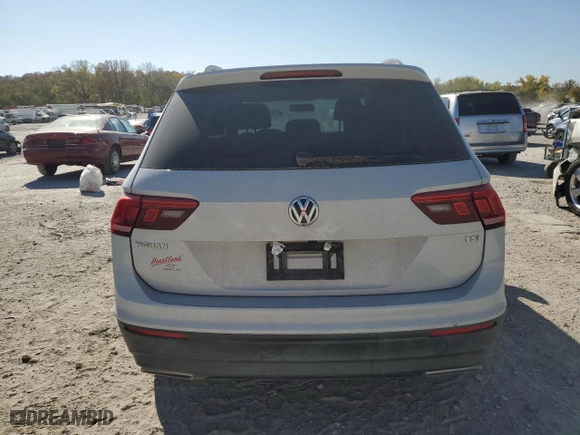 2018 Volkswagen Tiguan S with VIN 3VV1B7AX7JM013797, listed as a Copart auction lot 77445924 with 194,708 mi miles and Salvage Title. Bid and sale history available at carsss.com. Image 6.