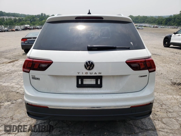 2022 Volkswagen Tiguan SE z VIN 3VV2B7AX3NM132294, wystawiony jako Copart lot #60587305 z przebiegiem 106 867 mil mil oraz Szkoda całkowita • Salvage title. Historia ofert i sprzedaży dostępna na DreamBid. Obrazek 6.