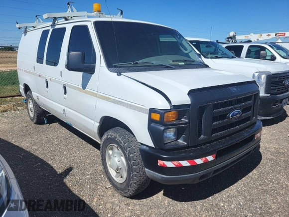 2008 Ford Econoline Cargo Commercial z VIN 1FTNE24L98DA83102, wystawiony jako IAAI lot #42455905 z przebiegiem 185 727 mil mil oraz . Historia ofert i sprzedaży dostępna na DreamBid. Obrazek 2.
