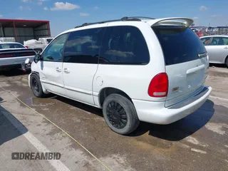 1999 Dodge Caravan z VIN 1B4GP45G2XB554868, wystawiony jako IAAI lot #41882038 z przebiegiem 130 743 mil mil oraz . Historia ofert i sprzedaży dostępna na DreamBid. Obrazek 3.