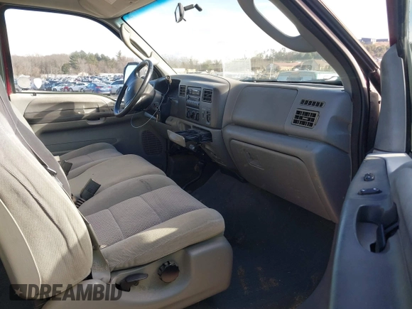 2004 Ford F-250 XL z VIN 1FTNX21L84EA11231, wystawiony jako IAAI lot #41527029 z przebiegiem 180 000 mil mil oraz . Historia ofert i sprzedaży dostępna na DreamBid. Obrazek 5.