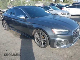 2023 Audi S5 Sportback Premium Plus z VIN WAUC4CF55PA001605, wystawiony jako IAAI lot #41597900 z przebiegiem 24 446 mil mil oraz . Historia ofert i sprzedaży dostępna na DreamBid. Obrazek 14.