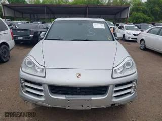 2008 Porsche Cayenne with VIN WP1AA29P68LA06987, listed as a IAAI auction lot 41963146 with 97,007 mi miles. Bid and sale history available at carsss.com. Image 6.