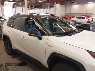 2021 Toyota RAV4 Hybrid XSE with VIN 4T3E6RFV8MU046348, listed as a IAAI auction lot 40520896 with 53,312 mi miles and . Bid and sale history available at DreamBid. Image 14.