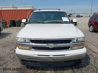 2005 Chevrolet Tahoe LT with VIN 1GNEC13T85J124339, listed as a IAAI auction lot 41911723 with 353,205 mi miles. Bid and sale history available at carsss.com. Image 6.