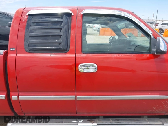 2002 GMC Sierra 1500 SLE z VIN 2GTEC19T121418817, wystawiony jako IAAI lot #42268546 z przebiegiem 337 179 mil mil oraz . Historia ofert i sprzedaży dostępna na DreamBid. Obrazek 14.