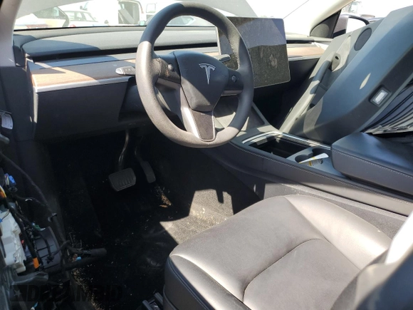 2024 Tesla Model Y Long Range z VIN 7SAYGAEE0RF101971, wystawiony jako Copart lot #58794335 z przebiegiem 16 099 mil mil oraz Szkoda całkowita • Salvage title. Historia ofert i sprzedaży dostępna na DreamBid. Obrazek 8.