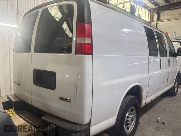 2014 GMC Savana Cargo z VIN 1GTW7FCA8E1905083, wystawiony jako IAAI lot #42058580 z przebiegiem 139 770 mil mil oraz . Historia ofert i sprzedaży dostępna na DreamBid. Obrazek 1.