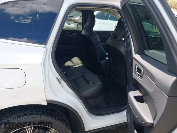 2019 Volvo XC60 Inscription z VIN LYV102RL9KB284828, wystawiony jako IAAI lot #41925864 z przebiegiem 94 394 mil mil oraz . Historia ofert i sprzedaży dostępna na DreamBid. Obrazek 8.