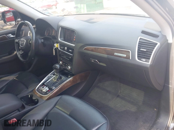 2016 Audi Q5 Premium z VIN WA1C2AFP5GA051381, wystawiony jako IAAI lot #42559055 z przebiegiem 132 841 mil mil oraz . Historia ofert i sprzedaży dostępna na DreamBid. Obrazek 5.