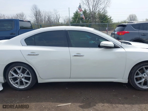 2009 Nissan Maxima 3.5 S with VIN 1N4AA51E79C850329, listed as a IAAI auction lot 41917987 with 191,623 mi miles. Bid and sale history available at carsss.com. Image 14.
