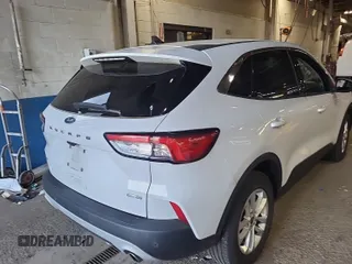 2020 Ford Escape SE z VIN 1FMCU9G66LUB14805, wystawiony jako IAAI lot #42388285 z przebiegiem 50 819 mil mil oraz . Historia ofert i sprzedaży dostępna na DreamBid. Obrazek 38.