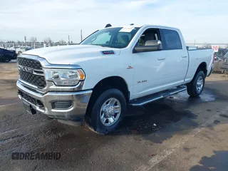 2022 Ram 2500 Lone Star z VIN 3C6UR5DL4NG235715, wystawiony jako IAAI lot #41753908 z przebiegiem 24 578 mil mil oraz . Historia ofert i sprzedaży dostępna na DreamBid. Obrazek 2.