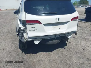 2019 Honda Pilot EX-L with VIN 5FNYF5H57KB038019, listed as a IAAI auction lot 41994410 with 126,738 mi miles and . Bid and sale history available at carsss.com. Image 6.