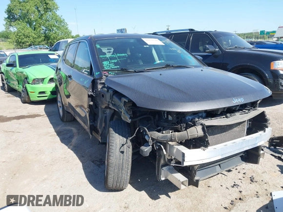 2020 Jeep Compass Latitude z VIN 3C4NJCBB6LT229969, wystawiony jako IAAI lot #42232500 z przebiegiem 86 501 mil mil oraz . Historia ofert i sprzedaży dostępna na DreamBid. Obrazek 1.
