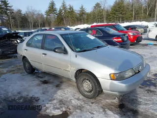 1996 Nissan Sentra XE z VIN 3N1AB41DXTL016837, wystawiony jako IAAI lot #41598709 z przebiegiem 187 039 mil mil oraz . Historia ofert i sprzedaży dostępna na DreamBid. Obrazek 1.