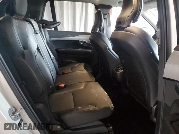 2022 Volvo XC90 Momentum with VIN YV4102PK4N1836707, listed as a Copart auction lot 49228025 with 33,754 mi miles and Clean Title. Bid and sale history available at carsss.com. Image 11.