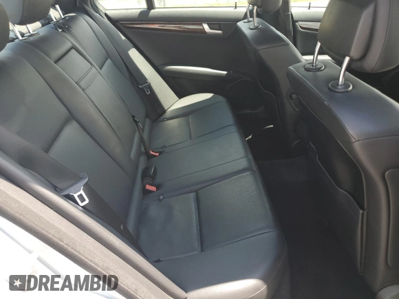 2014 Mercedes-Benz C 250 Sport с VIN WDDGF4HB8EA960846, выставлен на аукционе Copart как лот 63488435 с пробегом 73 404 миль миль и Списание • Salvage title. История ставок и продаж доступна на DreamBid. Изображение 10.