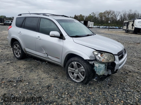 2010 Toyota RAV4 Sport с VIN JTMRK4DV0A5096666, выставлен на аукционе Copart как лот 49338005 с пробегом 151 777 миль миль и Списание • Salvage title. История ставок и продаж доступна на DreamBid. Изображение 4.