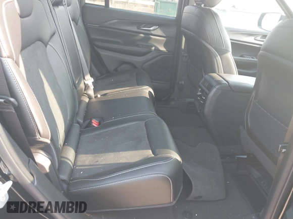 2024 Jeep Grand Cherokee Laredo z VIN 1C4RJHAG0RC235461, wystawiony jako IAAI lot #40354033 z przebiegiem 589 mil mil oraz . Historia ofert i sprzedaży dostępna na DreamBid. Obrazek 8.