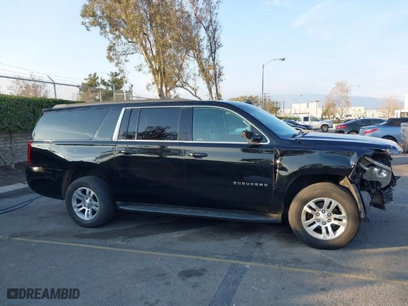 2019 Chevrolet Suburban LT with VIN 1GNSKHKC2KR190625, listed as a IAAI auction lot 41450952 with NaN miles. Bid and sale history available at carsss.com. Image 14.