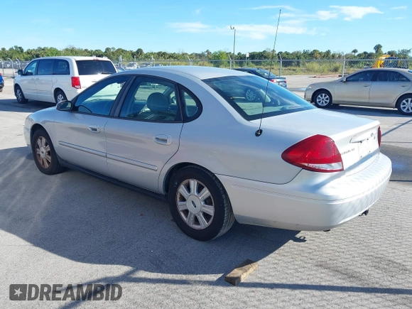 2006 Ford Taurus z VIN 1FAHP56U56A216490, wystawiony jako IAAI lot #41142565 z przebiegiem 189 796 mil mil oraz . Historia ofert i sprzedaży dostępna na DreamBid. Obrazek 3.