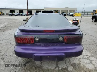 1998 Pontiac Firebird Firebird z VIN 2G2FS22K7W2200223, wystawiony jako Copart lot #57725505 z przebiegiem Nie podano mil oraz Czysty tytuł • Clean title. Historia ofert i sprzedaży dostępna na DreamBid. Obrazek 6.