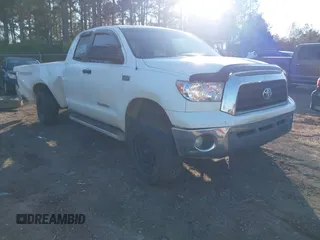 2008 Toyota Tundra 4WD Truck with VIN 5TFBV541X8X074247, listed as a IAAI auction lot 41202072 with 283,386 mi miles. Bid and sale history available at carsss.com. Image 1.