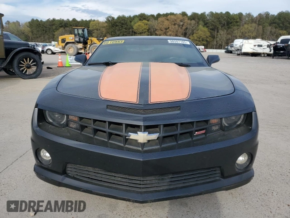 2010 Chevrolet Camaro 2SS z VIN 2G1FK1EJXA9129102, wystawiony jako Copart lot #50597105 z przebiegiem 121 724 mil mil oraz Tytuł czysty. Historia ofert i sprzedaży dostępna na DreamBid. Obrazek 5.