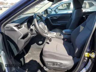2019 Toyota RAV4 XLE with VIN 2T3P1RFV8KW059704, listed as a Copart auction lot 51497375 with 35,631 mi miles and Salvage Title. Bid and sale history available at carsss.com. Image 7.