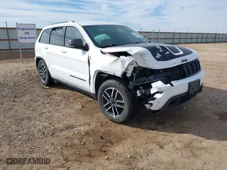 2019 Jeep Grand Cherokee Trailhawk with VIN 1C4RJFLG7KC726830, listed as a IAAI auction lot 41448850 with 97,218 mi miles. Bid and sale history available at carsss.com. Image 1.
