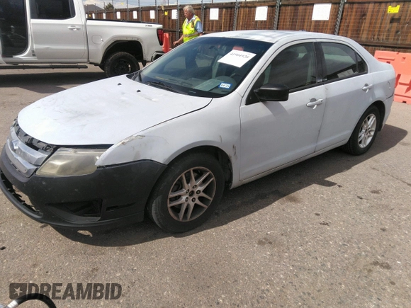 2010 Ford Fusion S with VIN 3FAHP0GA8AR108502, listed as a IAAI auction lot 41904920 with 1 mi miles. Bid and sale history available at carsss.com. Image 2.