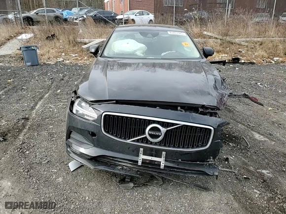 2019 Volvo S90 Momentum with VIN LVY102AK6KP083470, listed as a Copart auction lot 45091925 with 100,408 mi miles and Salvage Title. Bid and sale history available at carsss.com. Image 11.