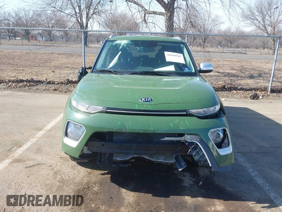 2020 Kia Soul LX with VIN KNDJ23AU2L7045440, listed as a IAAI auction lot 41649565 with 104,930 mi miles. Bid and sale history available at carsss.com. Image 12.