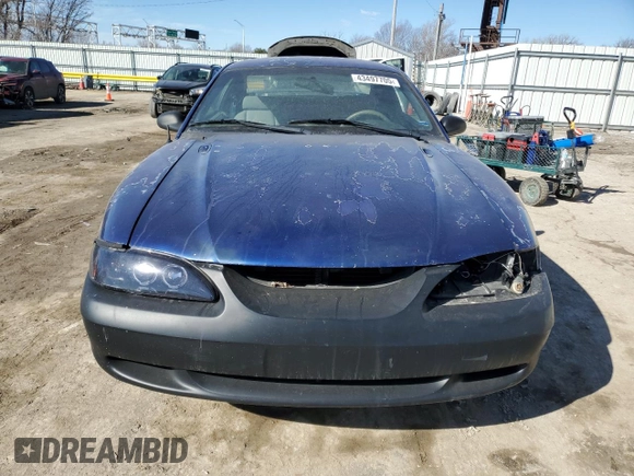 1997 Ford Mustang with VIN 1FALP404XVF156625, listed as a Copart auction lot 43497705 with 194,551 mi miles and Salvage Title. Bid and sale history available at carsss.com. Image 5.