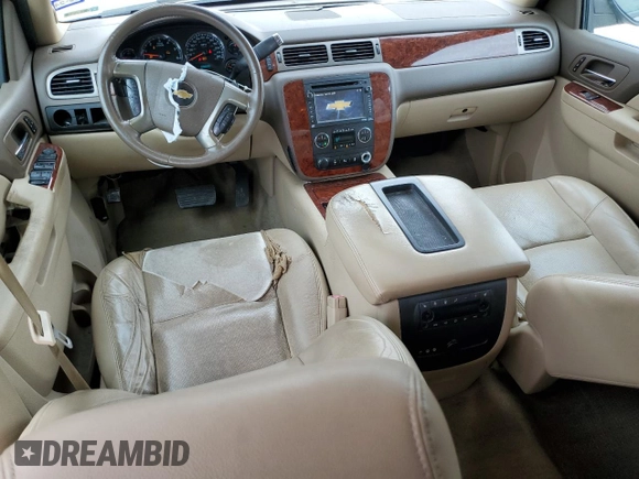 2012 Chevrolet Tahoe LTZ z VIN 1GNSCCE02CR259655, wystawiony jako Copart lot #55184505 z przebiegiem 199 189 mil mil oraz Szkoda całkowita • Salvage title. Historia ofert i sprzedaży dostępna na DreamBid. Obrazek 8.